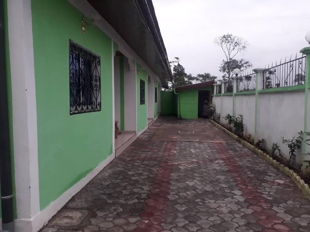 Npangou Appart Kribi Exterior photo